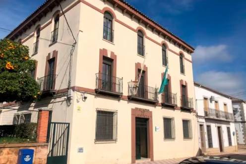 <i>Fachada de los juzgados de La Carolina. / Europa Press.</i>