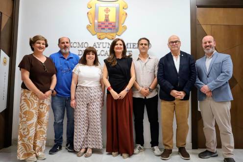 <i>Manuel Fernández se reúne con los representantes municipales de Alcaudete y La Bobadilla. / Subdelegación del Gobierno.</i>