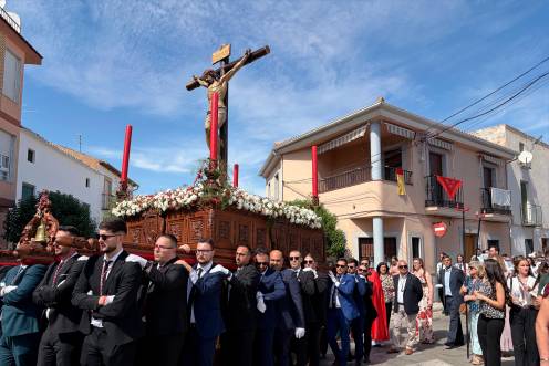 <i>Momento durante el recorrido del Cristo de la Piedad. / Ana Isabel Bravo / Diario JAÉN.</i>
