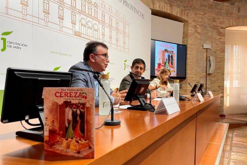 <i>Presentación de la 41ª Fiesta de la Cereza de Castillo de Locubín. / Diputación de Jaén.</i>