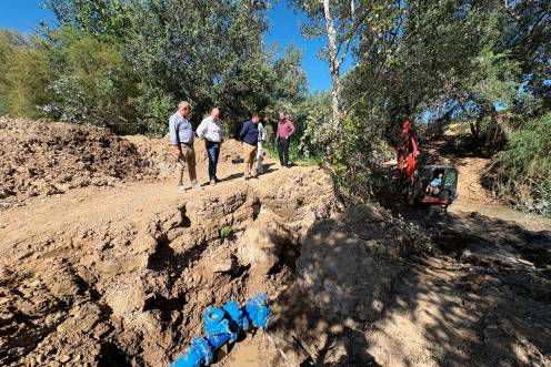 <i>Visita a las obras de emergencia que se están acometiendo en el cauce del río Guadalbullón. / Diputación de Jaén. </i>