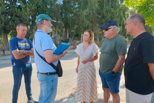 <i>María del Carmen Angulo visita Puente Tablas para comprobar los trabajos. / Ayuntamiento de Jaén.</i>