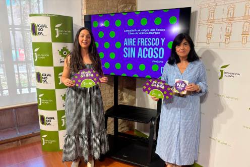 <i>María Dolores Ruiz y Paqui Medina presentan la campaña. / Diputación de Jaén.</i>