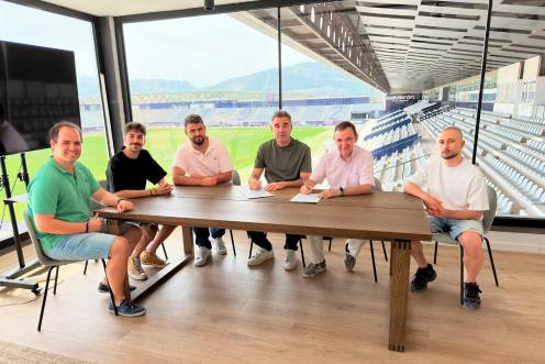 <i>Acuerdo de colaboración entre el Real Jaén CF y el grupo de Investigación Sinbad2 de la UJA. / Real Jaén.</i>
