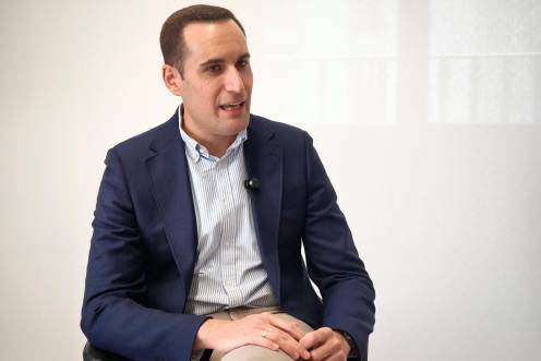 <i>El presidente de la Diputación Provincial de Jaén, Juan Latorre, durante una entrevista realizada por la periodista Manuela Rosa Jaenes. / Agustín Muñoz / Diario JAÉN.</i>
