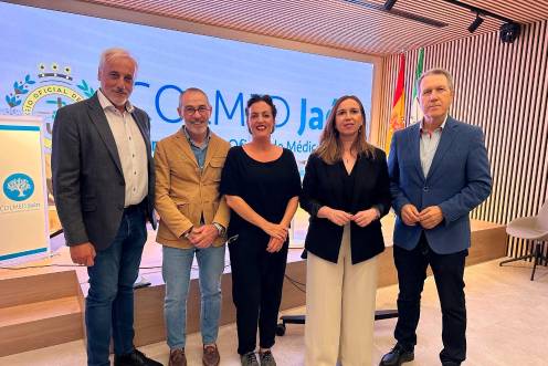 <i>Encuentro “Acompañar al paciente con cáncer de pulmón: más allá del tratamiento”. / Junta de Andalucía.</i>