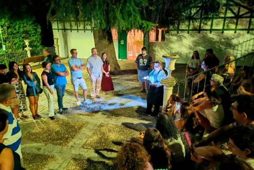 <i>Algunos momentos durante la actividad Gastronoctámbulos. / Ayuntamiento de Jaén.</i>