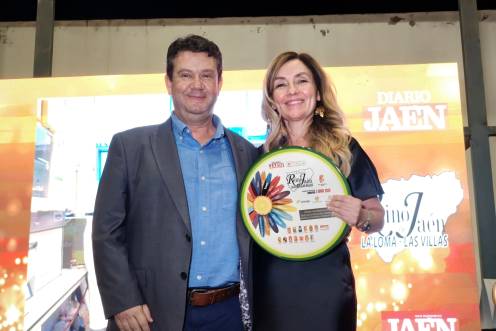 <i>Raúl Mata junto a la doctora en Química, Amparo Navarro, líder del grupo FQM-337. / Agustín Muñoz / Diario JAÉN.</i>