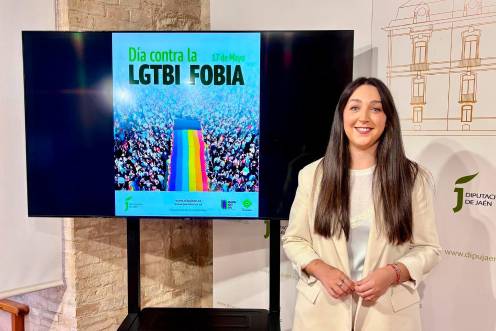 <i>La diputada de Igualdad y Juventud, María Dolores Ruiz, en la presentación del programa de actividades del Día Internacional del Orgullo LGTBI+. / Europa Press.</i>