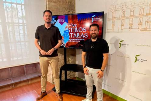<i>Francisco Javier Lozano y Kevin Izquierdo presentan el programa de ambas iniciativas. / Diputación de Jaén.</i>