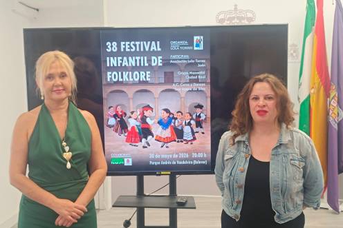 <i>María Espejo y Desirée Amaro. durante la presentación. / Ayuntamiento de Jaén.</i>