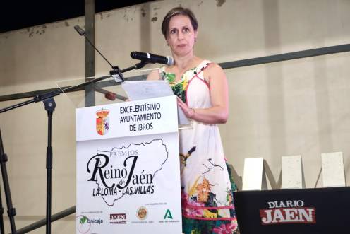 <i>Soledad Aranda Martínez durante su discurso en los Premios Reino de Jaén. / Agustín Muñoz / Diario JAÉN. </i>