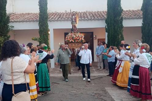 <i>Salida de San Miguel Arcángel. / Adrián Claudio Bonache / Diario JAÉN.</i>