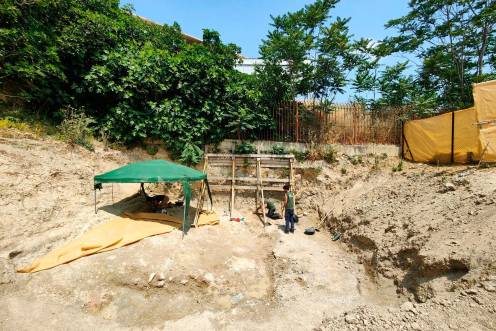 <i>Trabajos de excavación para la localización de la fosa 548. / Europa Press. </i>