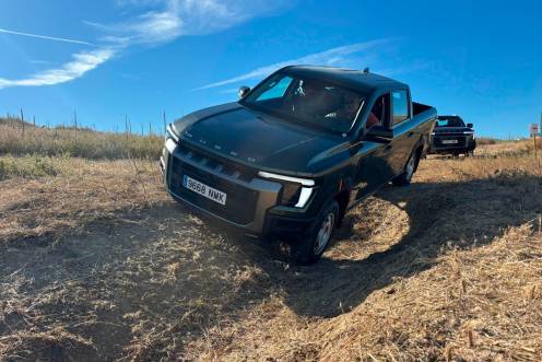 <i>KGM hace presentación nacional de su nuevo pick-up Musso en el circuito de Bujarkay. / Álex Gómez / Diario JAÉN.</i>