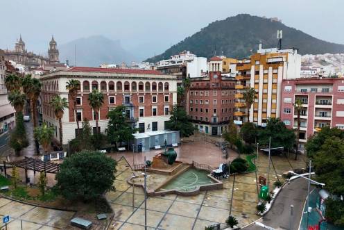 <i>Panorámica aérea de la Plaza de la Constitución durante una tarde lluviosa del pasado mes de abril.</i>