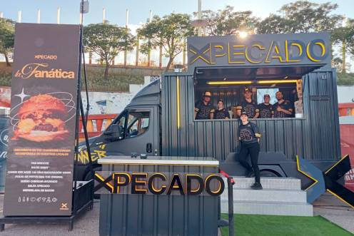 <i>Imagen del food truck de XPecado. Ana Lechuga. / Diario JAÉN.</i>