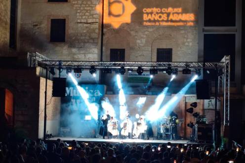 <i>Imagen del recital de Tanxugueiras en el ciclo Noches de Palacio, celebrado en el patio del centro cultural de los Baños Árabes. / Ana Lechuga / Diario JAÉN. </i>