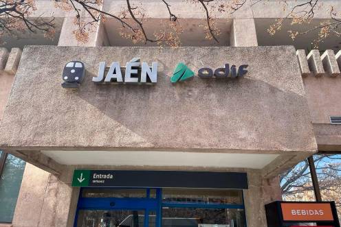 <i>Acceso a la estación de Renfe de Jaén. / Europa Press.</i>