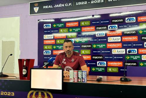 <i>Manuel Herrero en rueda de prensa. / Álex Gómez / Diario JAÉN.</i>