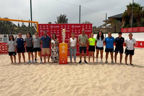 <i>X Copa RFEF de fútbol playa femenino. / Ayuntamiento de Jaén.</i>