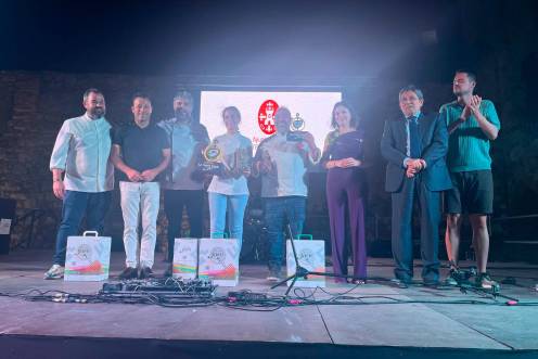<i>Entrega de premios a la mejor tapa de Jaén. / Diputación de Jaén. </i>