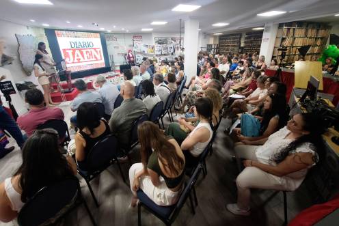 <i>Entrega de premios de la 38 edición del Concurso de Redacción Prensa-Escuela de Diario JAÉN. / Agustín Muñoz / Diario JAÉN. </i>