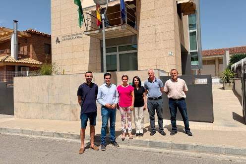 <i>Soledad Aranda, acompañada de Marino Aguilera, Sebastian Álamo y Carmen Fontacaba visita las instalaciones. / Junta de Andalucía.</i>