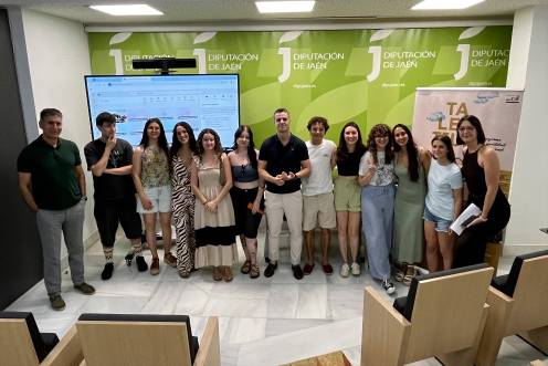 <i>Jornada con participantes en el programa Talentium Jaén. / Diputación de Jaén. </i>