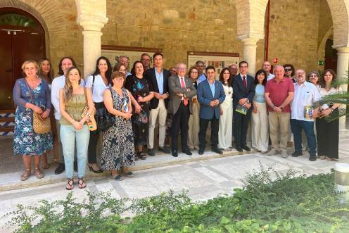 <i>Reconocmiento del CES provincial a Paco Reyes.</i>