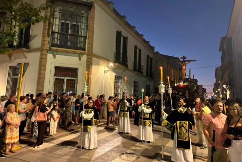 <i>Procesión Cristo de la Buena Muerte en La Carolina. / Isabel Aranda / Diario JAÉN. </i>
