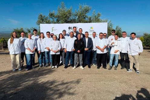 <i>Encuentro con cerca de cuarenta chefs. / Diputación de Jaén.</i>