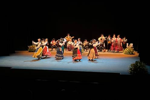 <i>Homenaje a Pilar Sicilia, en el Teatro Darymelia. / Ana Lechuga / Diario JAÉN. </i>