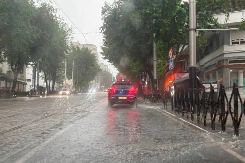 <i>Tromba de agua por Paseo de la Estación, la semana pasada. Archivo. / Diario JAÉN.</i>