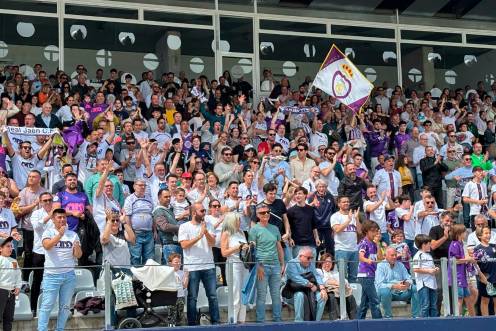 <i>Aficionados en La Victoria esta temporada. / Álex Gómez / Diario JAÉN. </i>