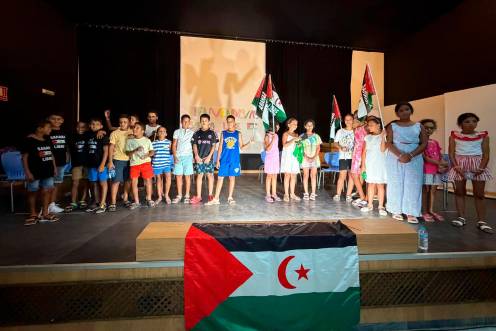 <i>Recibimiento a los menores saharauis, enmarcado en el proyecto “Vacaciones en paz”, promovido por la Asociación Amigos del Sáhara Libre. / Fotografías: Francisco J. Marín / Diario JAÉN.</i>