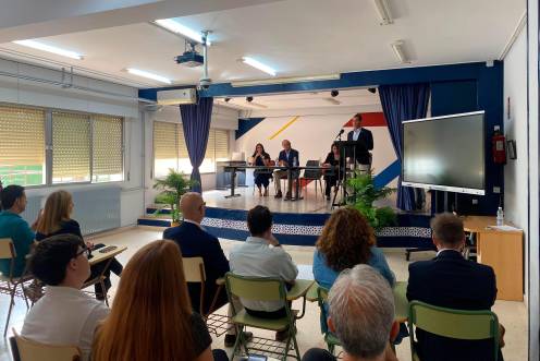 <i>El delegado territorial, Francisco José Solano, inaugura el curso en el IES Jándula de Andújar. / Junta de Andalucía.</i>