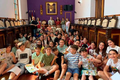 <i>Recepción de los escolares en el Ayuntamiento.</i>