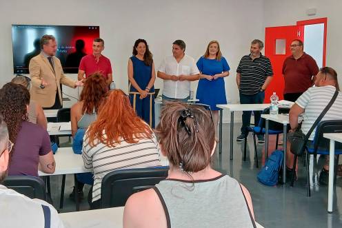<i>Ana Mata visita una de estas acciones formativas. / Junta de Andalucía.</i>