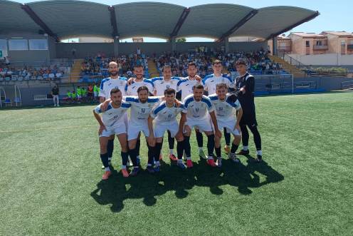 <i>Formación del Carolinense CD en la ida del playoff de ascenso ante el Granada C. / Carolinense CD.</i>