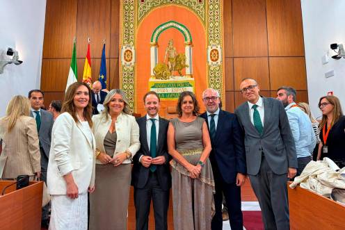 <i>María Isabel Lozano, Elena González, Erik Domínguez, Catalina García, Jesús Estrella y Manuel Santiago. / PP Jaén.</i>
