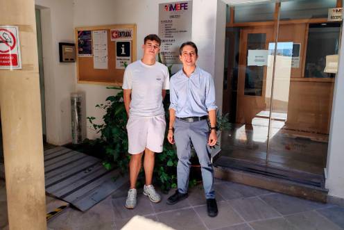 <i>David Gómez y el concejal de Empleo, Luis García Millán. / Ayuntamiento de Jaén. </i>