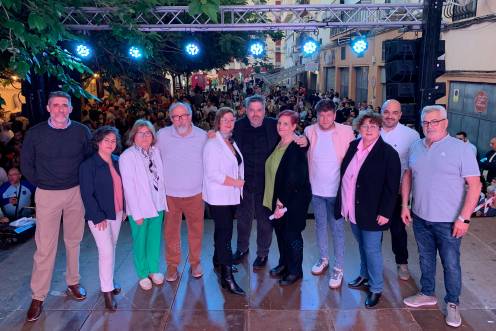 <i>Vecinos, familiares y representantes institucionales en el pregón de Juan Antonio Castro. / P. Espinosa / Diario JAÉN. </i>