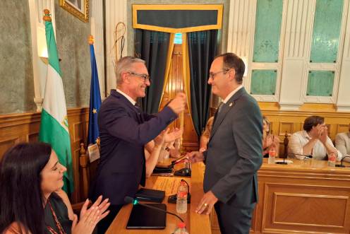 <i>Nombramiento de cronista oficial a Francisco Antonio Linares Lucena. / Ayuntamiento de Bailén. </i>