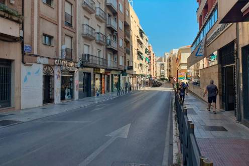 <i>Calle céntrica de la ciudad. / Ayuntamiento de Jaén.</i>