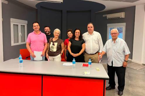 <i>Asamblea del PSOE de Fuerte del Rey en la que ha relevado a Manuel Melguizo por Paqui Peinado. / PSOE de Fuerte del Rey.</i>
