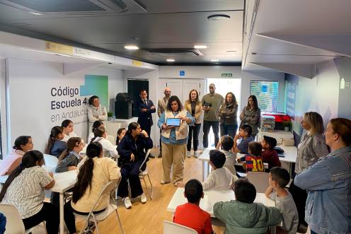 <i>Francisco José Solano visita el CEIP Isidoro Vilaplana de Andújar. / Junta de Andalucía.</i>