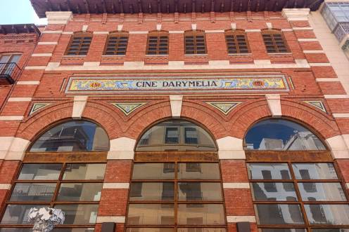 <i>Fachada del edificio del Teatro Darymelia. / Ayuntamiento de Jaén</i>