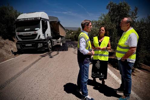 <i>Visita a las obras en la carretera A-6104. / Junta de Andalucía. </i>