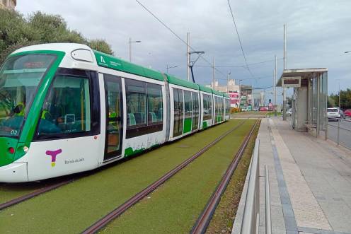 <i>Tranvía en pruebas. / Junta de Andalucía. </i>